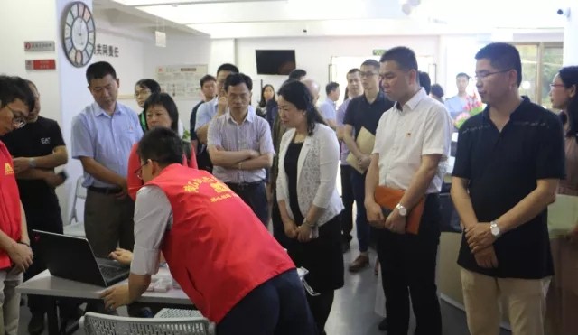 廣州市(shì)白(bái)雲區(qū)多(duō)名領導攜百名養老(lǎo)工(gōng)作(zuò)者，考察調研好(hǎo)孝心社區(qū)居家(jiā)養老(lǎo)創新養老(lǎo)模式