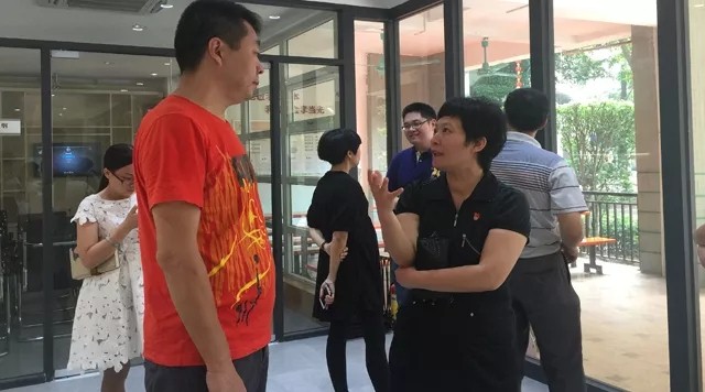 廣州白(bái)雲區(qū)領導大(dà)贊好(hǎo)孝心黃(huáng)石居家(jiā)養老(lǎo)服務示範點！