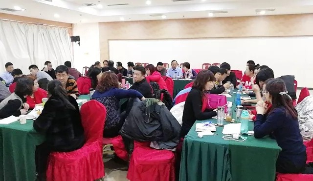 卯足幹勁,沖刺年(nián)終丨好(hǎo)孝心全國(guó)門(mén)店(diàn)2017年(nián)末培訓圓滿收官! 卯足幹勁,沖刺年(nián)終丨好(hǎo)孝心全國(guó)門(mén)店(diàn)2017年(nián)末培訓圓滿收官!