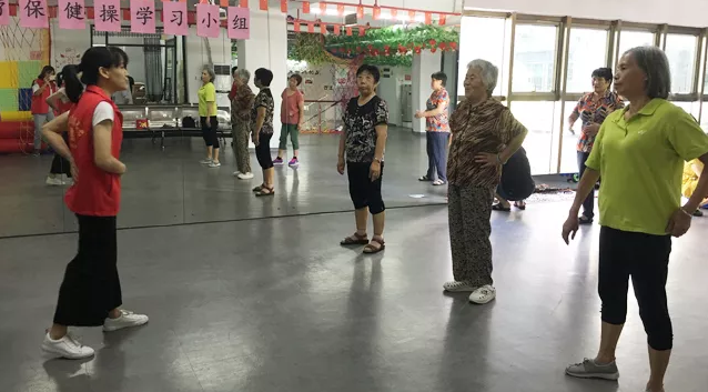 “回春醫(yī)療保健操，夏季齊做(zuò)防百病”黃(huáng)石長(cháng)者健康歡樂(yuè)多(duō)