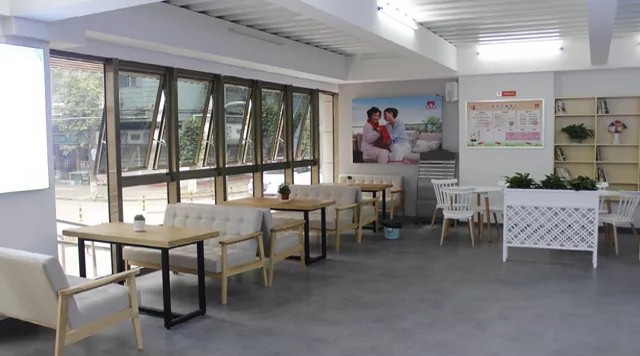 廣州市(shì)工(gōng)商聯副主席陳立先生(shēng)等一(yī)行(xíng)領導再次莅臨好(hǎo)孝心考查指導