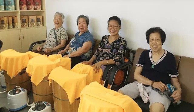 健康講座進社區(qū)，健康養生(shēng)受歡迎丨元邦社區(qū)舉辦“秋季健康養生(shēng)”公益講堂