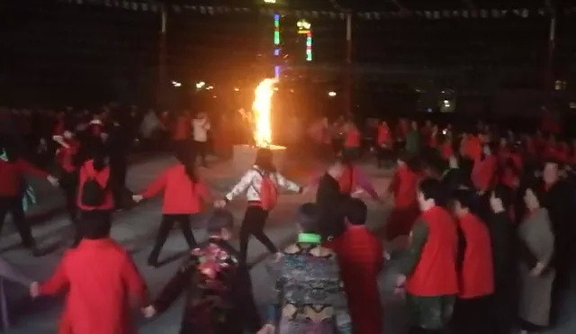 泡溫泉、篝火(huǒ)晚會(huì)、愛(ài)心健步行(xíng)，這(zhè)才是(shì)重陽敬老(lǎo)節的(de)正确打開(kāi)方式