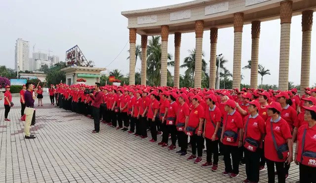 泡溫泉、篝火(huǒ)晚會(huì)、愛(ài)心健步行(xíng)，這(zhè)才是(shì)重陽敬老(lǎo)節的(de)正确打開(kāi)方式