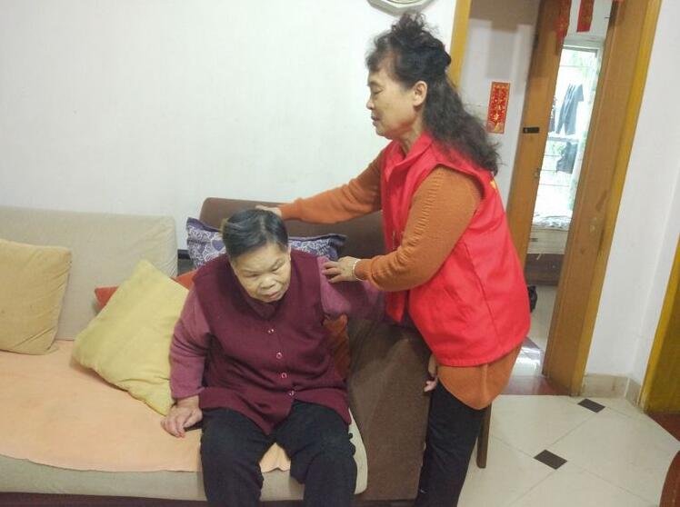 “和(hé)睦鄰裡(lǐ)，攜手相(xiàng)伴”探訪活動