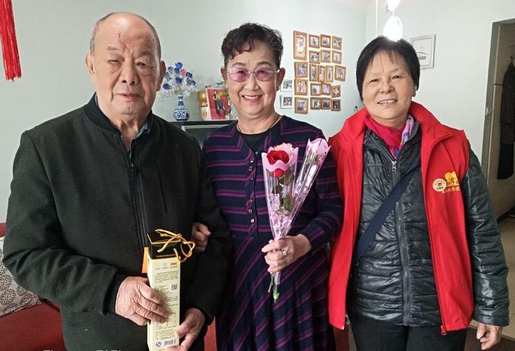 “和(hé)睦鄰裡(lǐ)，攜手相(xiàng)伴”探訪活動