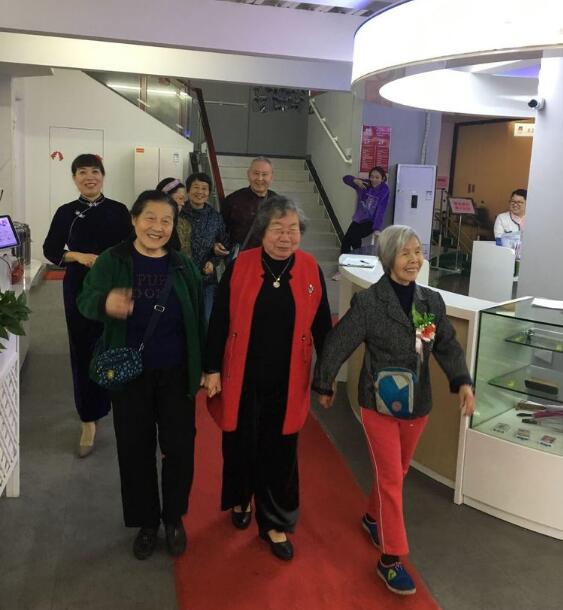 {黃(huáng)石街(jiē)居養中心}“三八女(nǚ)人(rén)天，亮(liàng)麗(lì)伊人(rén)節”——婦女(nǚ)節慶祝活動