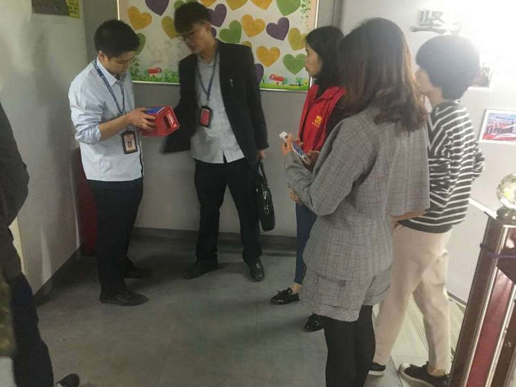 區(qū)民(mín)政局對(duì)黃(huáng)石社區(qū)居家(jiā)養老(lǎo)服務設施安全生(shēng)産進行(xíng)專項檢查