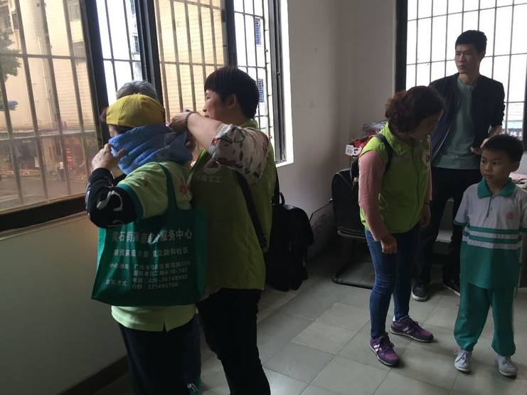 “平安黃(huáng)石，你(nǐ)我共建”消防逃生(shēng)演練活動