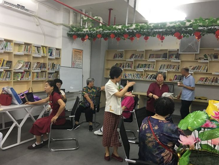 黃(huáng)石街(jiē)社區(qū)居養中心“開(kāi)心老(lǎo)人(rén)慶五一(yī)”