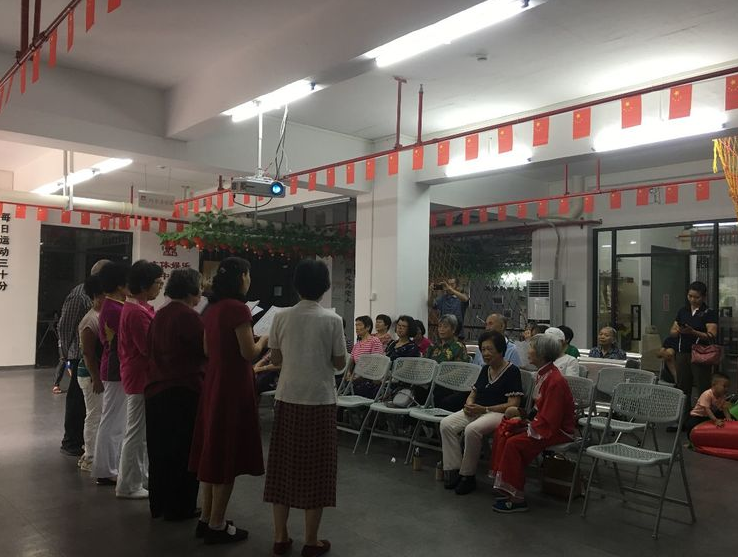 黃(huáng)石街(jiē)社區(qū)居養中心“開(kāi)心老(lǎo)人(rén)慶五一(yī)”