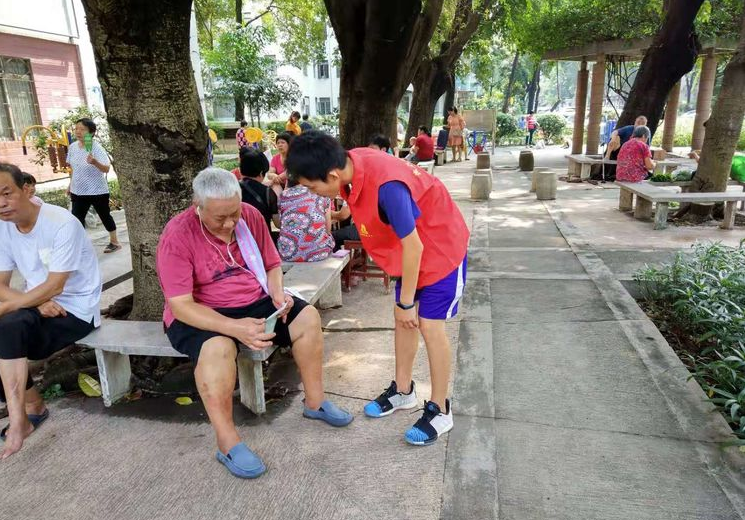 【黃(huáng)石居養】黃(huáng)石街(jiē)開(kāi)展長(cháng)者、重度殘疾人(rén)大(dà)配餐宣傳工(gōng)
