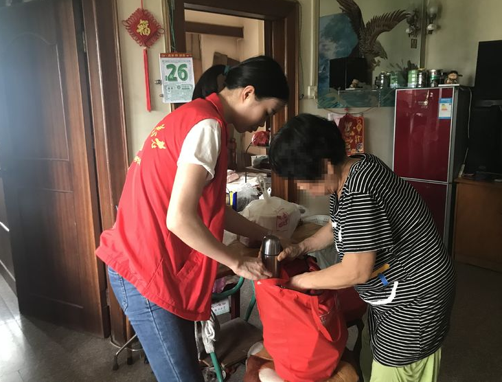 【黃(huáng)石居養】關愛(ài)長(cháng)者，讓台風(fēng)變得(de)有(yǒu)溫情