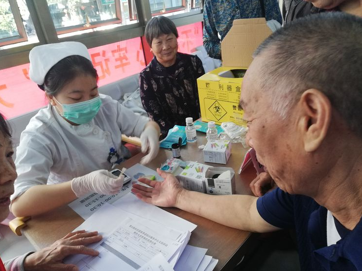 【黃(huáng)石街(jiē)】“不(bù)忘初心 牢記使命 ”大(dà)型義診活動