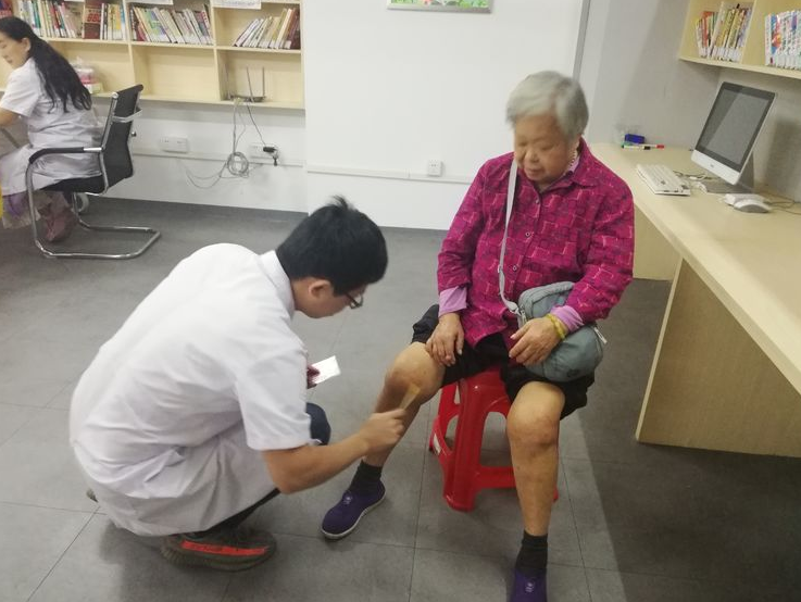 【黃(huáng)石街(jiē)】“不(bù)忘初心 牢記使命 ”大(dà)型義診活動