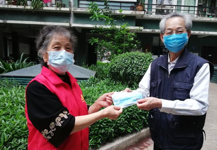 “疫情無情，黃(huáng)石街(jiē)居養送溫情”活動