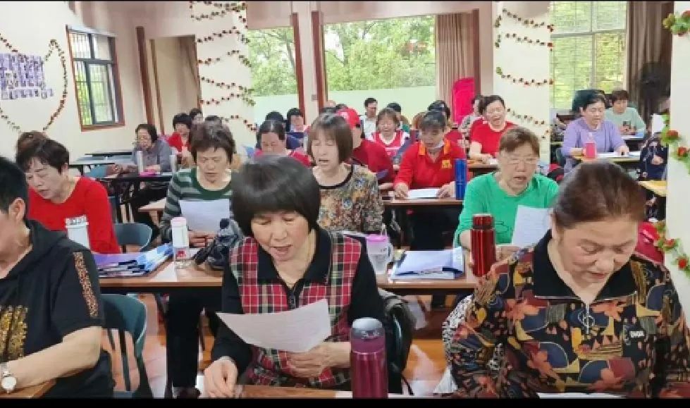 探索養老(lǎo)新模式 托起幸福“夕陽紅(hóng)” 湖(hú)南(nán)澧縣珍珠社區(qū)好(hǎo)孝心日(rì)間(jiān)照(zhào)料中心盛大(dà)開(kāi)業(yè)