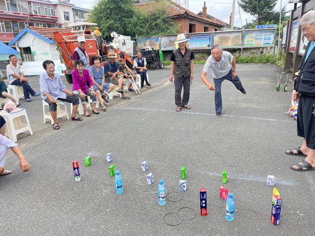 安圖縣石門(mén)鎮：“趣味健身(shēn)，你(nǐ)我同樂(yuè)”老(lǎo)人(rén)節活動